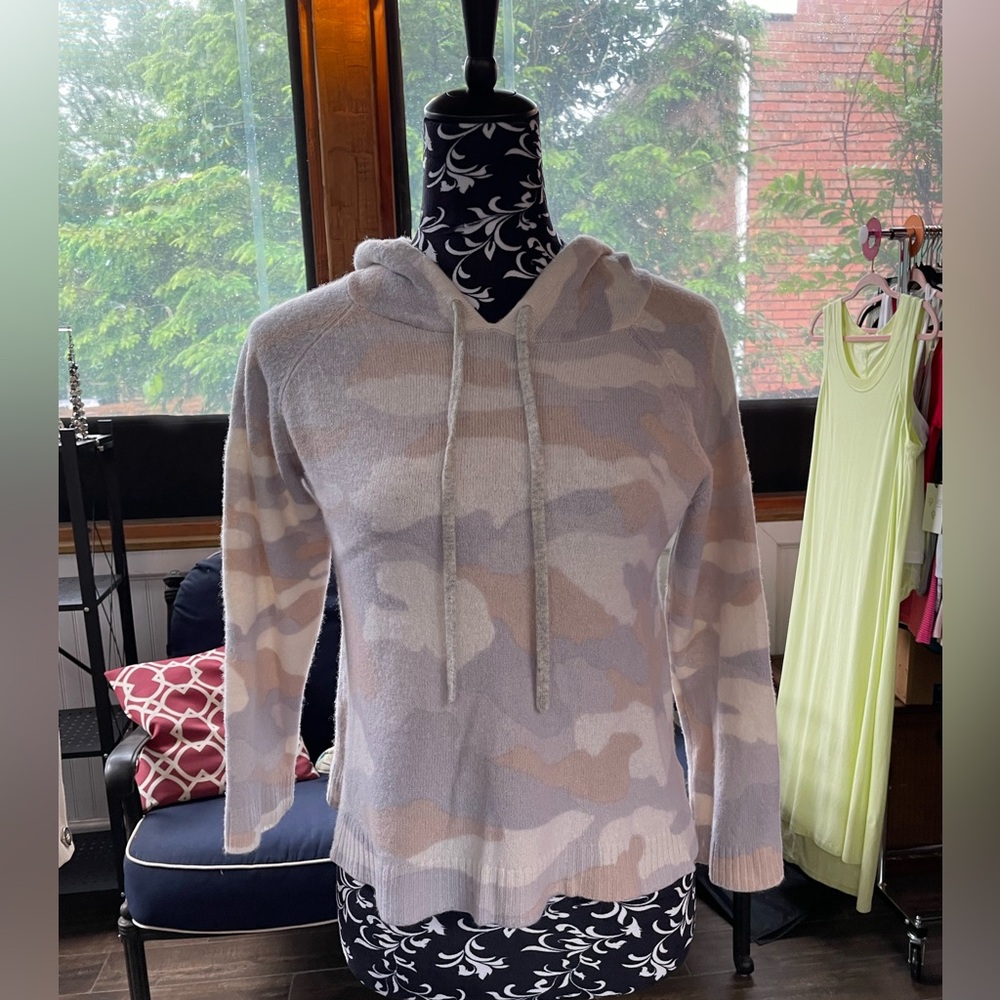 100% Cashmere Alashan hooded sweater
